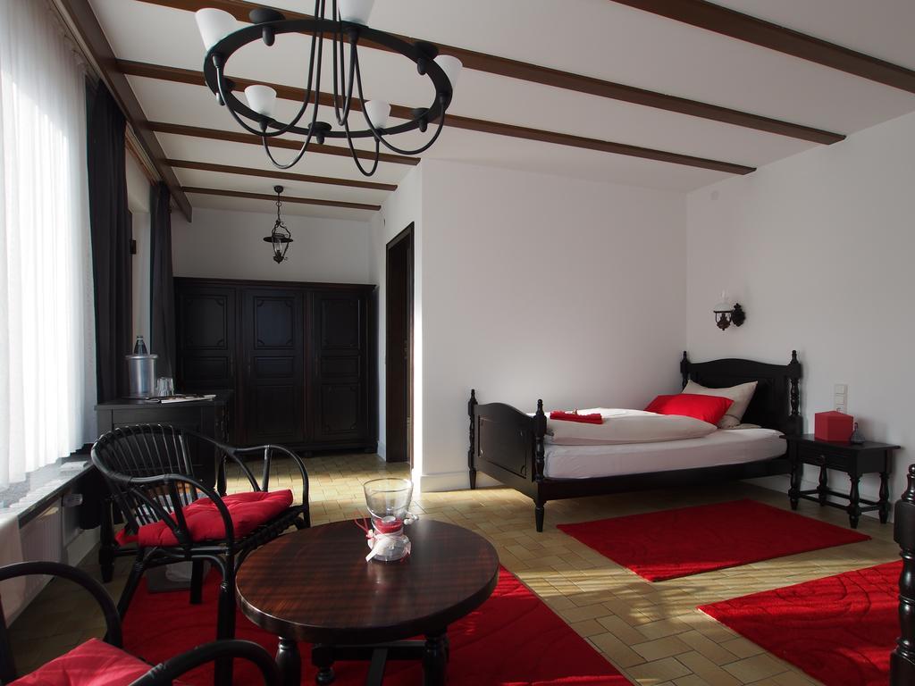 Hotel Restaurant Margaretenhof Überherrn エクステリア 写真