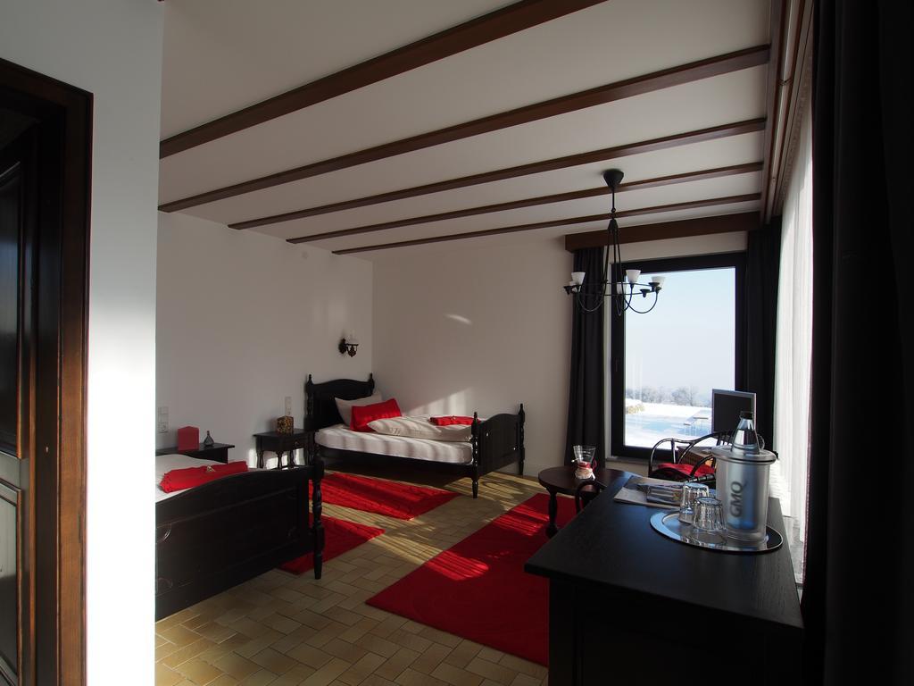 Hotel Restaurant Margaretenhof Überherrn エクステリア 写真